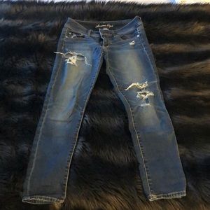 American Eagle distressed skinny jeans size 8